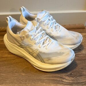 ASICS Megablast - Size 9.5